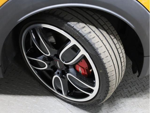 ＭＩＮＩ ジョンクーパーワークス　禁煙　６速ＭＴ　ＪＣＷ１８インチＡＷ　純正ＨＤＤナビ　バックカメラ　リアコーナーセンサー　ＭＩＮＩエキサイトメントＰＫＧ　ライトＰＫＧ　ＬＥＤヘッドライト　スマートキー　ＪＣＷ専用スポーツシート（24枚目）