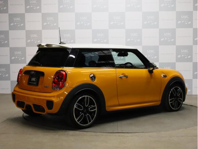ＭＩＮＩ ジョンクーパーワークス　禁煙　６速ＭＴ　ＪＣＷ１８インチＡＷ　純正ＨＤＤナビ　バックカメラ　リアコーナーセンサー　ＭＩＮＩエキサイトメントＰＫＧ　ライトＰＫＧ　ＬＥＤヘッドライト　スマートキー　ＪＣＷ専用スポーツシート（33枚目）