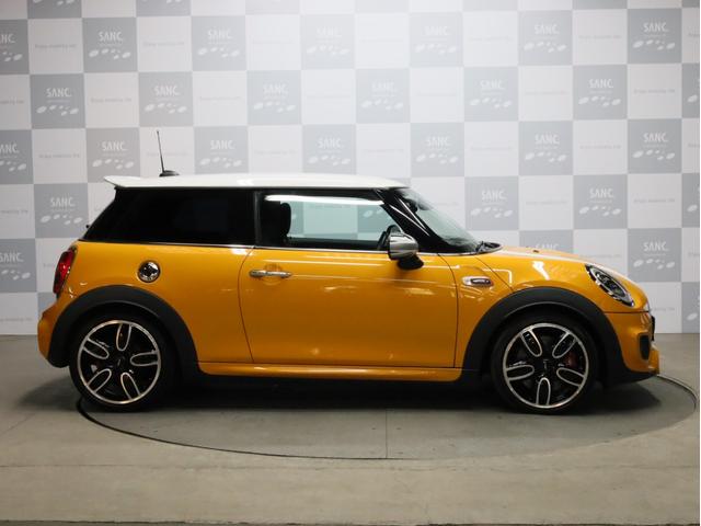 ＭＩＮＩ ジョンクーパーワークス　禁煙　６速ＭＴ　ＪＣＷ１８インチＡＷ　純正ＨＤＤナビ　バックカメラ　リアコーナーセンサー　ＭＩＮＩエキサイトメントＰＫＧ　ライトＰＫＧ　ＬＥＤヘッドライト　スマートキー　ＪＣＷ専用スポーツシート（34枚目）