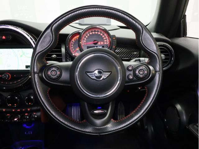 ＭＩＮＩ ジョンクーパーワークス　禁煙　６速ＭＴ　ＪＣＷ１８インチＡＷ　純正ＨＤＤナビ　バックカメラ　リアコーナーセンサー　ＭＩＮＩエキサイトメントＰＫＧ　ライトＰＫＧ　ＬＥＤヘッドライト　スマートキー　ＪＣＷ専用スポーツシート（36枚目）