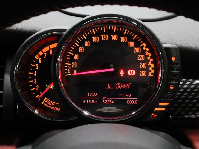 ＭＩＮＩ ジョンクーパーワークス　禁煙　６速ＭＴ　ＪＣＷ１８インチＡＷ　純正ＨＤＤナビ　バックカメラ　リアコーナーセンサー　ＭＩＮＩエキサイトメントＰＫＧ　ライトＰＫＧ　ＬＥＤヘッドライト　スマートキー　ＪＣＷ専用スポーツシート（41枚目）