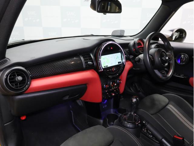 ＭＩＮＩ ジョンクーパーワークス　禁煙　６速ＭＴ　ＪＣＷ１８インチＡＷ　純正ＨＤＤナビ　バックカメラ　リアコーナーセンサー　ＭＩＮＩエキサイトメントＰＫＧ　ライトＰＫＧ　ＬＥＤヘッドライト　スマートキー　ＪＣＷ専用スポーツシート（55枚目）