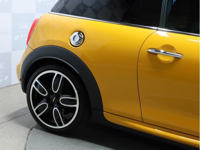 ＭＩＮＩ ジョンクーパーワークス　禁煙　６速ＭＴ　ＪＣＷ１８インチＡＷ　純正ＨＤＤナビ　バックカメラ　リアコーナーセンサー　ＭＩＮＩエキサイトメントＰＫＧ　ライトＰＫＧ　ＬＥＤヘッドライト　スマートキー　ＪＣＷ専用スポーツシート（68枚目）