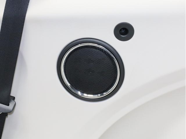 ＭＩＮＩ クーパー　コンバーチブル　禁煙　サテライトグレーレザースポーツシート　ペッパーＰＫＧ　純正ＨＤＤナビ　カメラ＆パークアシストＰＫＧ　ＭＩＮＩＹｏｕｒｓイルミネーテッドダッシュ　ＬＥＤヘッドライト　ユニオンジャックテール（58枚目）