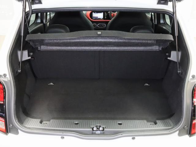 トゥインゴ ルコックスポルティフ　禁煙　１５０台限定車　専用ボディ色　専用内装　専用シート　専用１６インチＡＷ　Ａｐｐｌｅ　ＣａｒＰｌａ対応　サブウーハー　バックカメラ　リアコーナーセンサー　シートヒーター　純正ドライブレコーダー（18枚目）