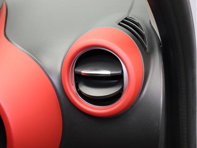 トゥインゴ ルコックスポルティフ　禁煙　１５０台限定車　専用ボディ色　専用内装　専用シート　専用１６インチＡＷ　Ａｐｐｌｅ　ＣａｒＰｌａ対応　サブウーハー　バックカメラ　リアコーナーセンサー　シートヒーター　純正ドライブレコーダー（42枚目）