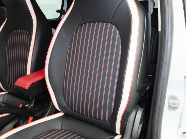 トゥインゴ ルコックスポルティフ　禁煙　１５０台限定車　専用ボディ色　専用内装　専用シート　専用１６インチＡＷ　Ａｐｐｌｅ　ＣａｒＰｌａ対応　サブウーハー　バックカメラ　リアコーナーセンサー　シートヒーター　純正ドライブレコーダー（51枚目）