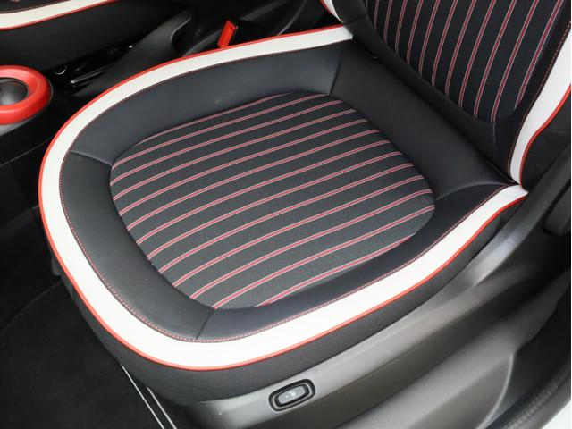トゥインゴ ルコックスポルティフ　禁煙　１５０台限定車　専用ボディ色　専用内装　専用シート　専用１６インチＡＷ　Ａｐｐｌｅ　ＣａｒＰｌａ対応　サブウーハー　バックカメラ　リアコーナーセンサー　シートヒーター　純正ドライブレコーダー（52枚目）
