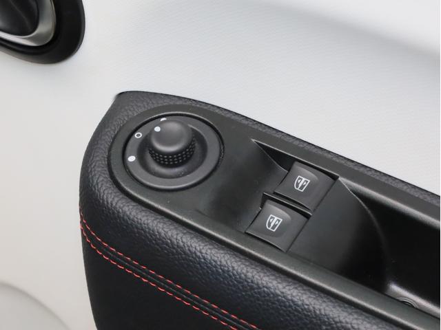トゥインゴ ルコックスポルティフ　禁煙　１５０台限定車　専用ボディ色　専用内装　専用シート　専用１６インチＡＷ　Ａｐｐｌｅ　ＣａｒＰｌａ対応　サブウーハー　バックカメラ　リアコーナーセンサー　シートヒーター　純正ドライブレコーダー（57枚目）