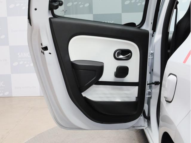 トゥインゴ ルコックスポルティフ　禁煙　１５０台限定車　専用ボディ色　専用内装　専用シート　専用１６インチＡＷ　Ａｐｐｌｅ　ＣａｒＰｌａ対応　サブウーハー　バックカメラ　リアコーナーセンサー　シートヒーター　純正ドライブレコーダー（60枚目）