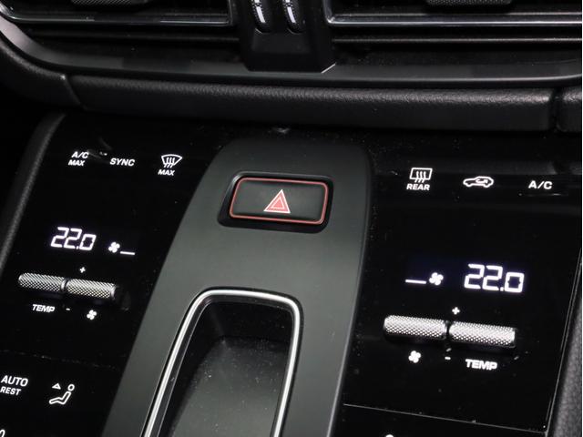 マカン マカンＴ　禁煙１オ－ナ－　アダプティブエアサス　ＲＳ　Ｓｐｙｄｅｒ　２１インチＡＷ　スポーツクロノ　ＰＫＧエクステリアＰＫＧ　ティンテッドＬＥＤテールライト　アダプティブクルーズコントロール　全周囲カメラ（14枚目）