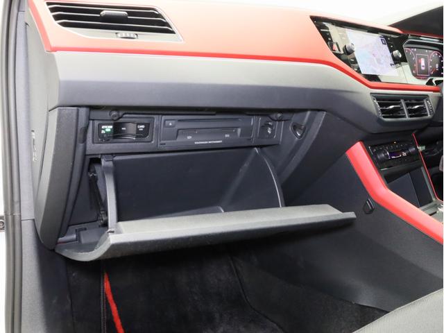 ポロＧＴＩ 　禁煙　テクノロジーＰＫＧ　デジタルメーター　スマホワイヤレスチャージ　純正ナビ　フルセグＴＶバックカメラ　パークアシスト　セーフティＰＫＧ　ブラインドスポットアシスト　リアトラフィックアラート　ＡＣＣ（60枚目）