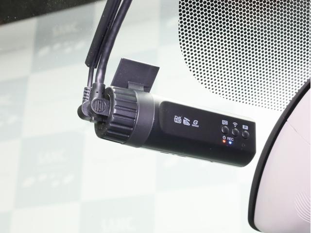 カングー ゼン　禁煙　ＬＥＤヘッドライト　電動格納式ミラー　ルーフレール　１．２Ｌターボ　６速ＥＤＣ　カロッツェリア製メモリーナビＡＶＩＣ－ＲＬ８１０　ＤＶＤ再生　フルセグＴＶ　バックカメラ　前後ドライブレコーダー（4枚目）