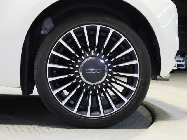 ５００Ｃ ツインエア　ラウンジ　後期型　禁煙　カロッツェリア製メモリーナビ　フルセグＴＶ　ＤＶＤ再生　ＵＳＢ入力端子　Ｂｌｕｅｔｏｏｔｈ　バイキセノンライト　ボディ同色インパネ　ハーフレザーシート　グローブボックス　オートエアコン（18枚目）