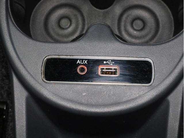 ５００Ｃ ツインエア　ラウンジ　後期型　禁煙　カロッツェリア製メモリーナビ　フルセグＴＶ　ＤＶＤ再生　ＵＳＢ入力端子　Ｂｌｕｅｔｏｏｔｈ　バイキセノンライト　ボディ同色インパネ　ハーフレザーシート　グローブボックス　オートエアコン（45枚目）