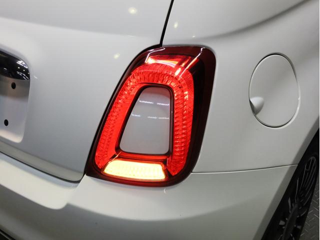 ５００Ｃ ツインエア　ラウンジ　後期型　禁煙　カロッツェリア製メモリーナビ　フルセグＴＶ　ＤＶＤ再生　ＵＳＢ入力端子　Ｂｌｕｅｔｏｏｔｈ　バイキセノンライト　ボディ同色インパネ　ハーフレザーシート　グローブボックス　オートエアコン（74枚目）