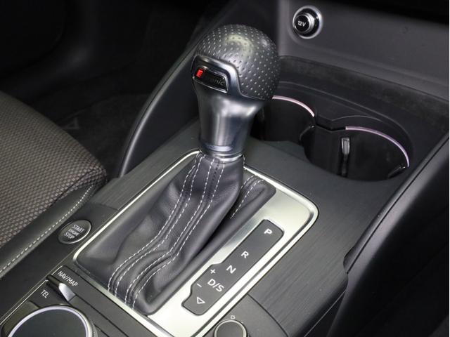 Ａ３ スポーツバック３０ＴＦＳＩ　スポーツ　バーチャルコクピット　スポーツバンパー　Ｓラインスポーツサス　１８インチＡＷ　Ｓラインハーフレザーシート　アシスタンスＰＫＧ　コンビニエンスＰＫＧ　ナビＰＫＧ　ＡＣＣ　レーンキープ　ＬＥＤヘッドライト（15枚目）