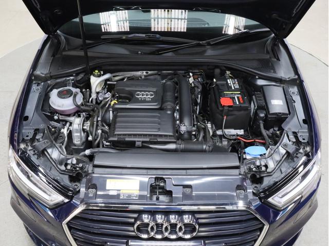Ａ３ スポーツバック３０ＴＦＳＩ　スポーツ　バーチャルコクピット　スポーツバンパー　Ｓラインスポーツサス　１８インチＡＷ　Ｓラインハーフレザーシート　アシスタンスＰＫＧ　コンビニエンスＰＫＧ　ナビＰＫＧ　ＡＣＣ　レーンキープ　ＬＥＤヘッドライト（19枚目）