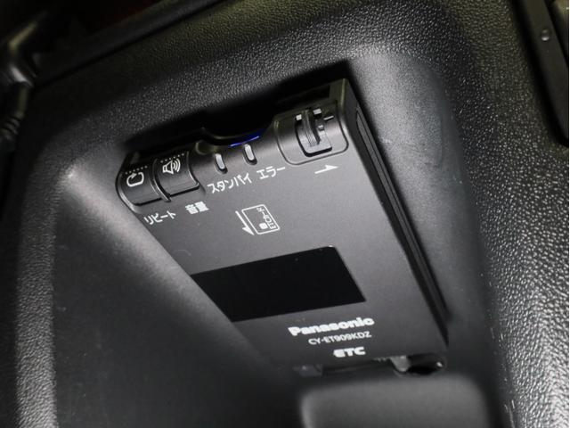 ２００８ プレミアム　禁煙　純正ナビ　フルセグ　タッチパネル式ディスプレイ　ＵＳＢ　Ｂｌｕｅｔｏｏｔｈ　ドラレコ　キーレスエントリー　Ｂカメラ　Ｒセンサー　左右独立調整エアコン　ハーフレザーシート　ＥＴＣ　１６インチＡＷ（17枚目）