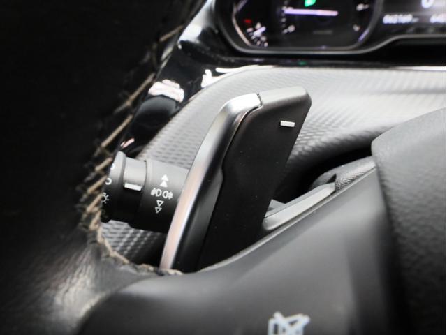 ２００８ プレミアム　禁煙　純正ナビ　フルセグ　タッチパネル式ディスプレイ　ＵＳＢ　Ｂｌｕｅｔｏｏｔｈ　ドラレコ　キーレスエントリー　Ｂカメラ　Ｒセンサー　左右独立調整エアコン　ハーフレザーシート　ＥＴＣ　１６インチＡＷ（39枚目）