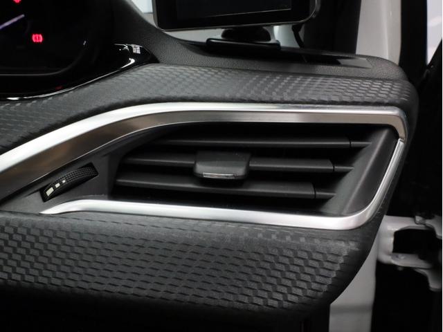 ２００８ プレミアム　禁煙　純正ナビ　フルセグ　タッチパネル式ディスプレイ　ＵＳＢ　Ｂｌｕｅｔｏｏｔｈ　ドラレコ　キーレスエントリー　Ｂカメラ　Ｒセンサー　左右独立調整エアコン　ハーフレザーシート　ＥＴＣ　１６インチＡＷ（44枚目）