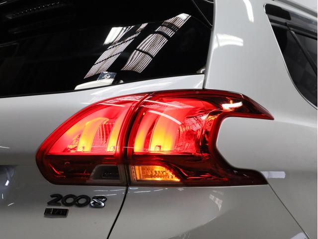 ２００８ プレミアム　禁煙　純正ナビ　フルセグ　タッチパネル式ディスプレイ　ＵＳＢ　Ｂｌｕｅｔｏｏｔｈ　ドラレコ　キーレスエントリー　Ｂカメラ　Ｒセンサー　左右独立調整エアコン　ハーフレザーシート　ＥＴＣ　１６インチＡＷ（68枚目）