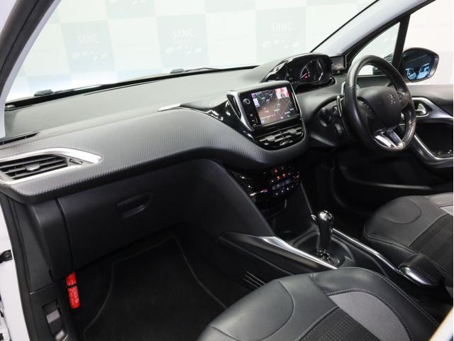 ２００８ プレミアム　禁煙　純正ナビ　フルセグ　タッチパネル式ディスプレイ　ＵＳＢ　Ｂｌｕｅｔｏｏｔｈ　ドラレコ　キーレスエントリー　Ｂカメラ　Ｒセンサー　左右独立調整エアコン　ハーフレザーシート　ＥＴＣ　１６インチＡＷ（73枚目）
