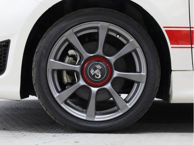 アバルト５９５ 　禁煙　５速ＭＴ　カープレイ対応　バックカメラ　リアコーナーセンサー　スポーツサス　１６インチＡＷ　前後ドライブレコーダー　スポーツモード　アバルトアルミペダル（22枚目）