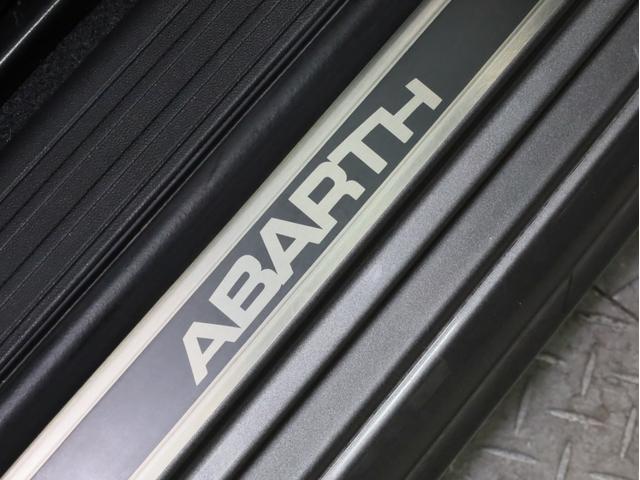 アバルト５９５ コンペティツィオーネ　禁煙　カロッツェリア製メモリーナビ　フルセグＴＶ　バックカメラ　サベルト製カーボンシェルスポーツシート　レコードモンツァ４本出しマフラー　ブレンボ製４ポッドＦブレーキキャリパー　コニ製ＦＳＤサス（64枚目）