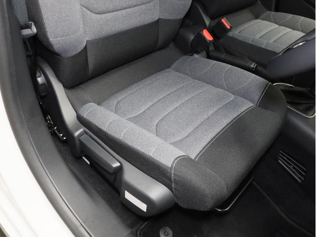 Ｃ３ シャイン　禁煙　エメラルドインテリア　Ａｐｐｌｅ　ＣａｒＰｌａｙ　バックカメラ　ＬＥＤヘッドライト１．２リッター直３ターボエンジン　アイシンＡＷ製トルコン式６段ＡＴ　前後コーナーセンサー　衝突被害軽減ブレーキ（9枚目）