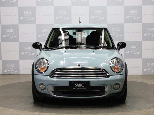 ＭＩＮＩ ワン　禁煙　アイスブルーボディ色　マニュアルモード付き６速ＡＴ　クロームラインエクステリア　革巻きシフトノブ　１５インチＡＷ　フロントフォグランプ　盗難防止装置　純正ＣＤオーディオ　キーレスエントリー（24枚目）