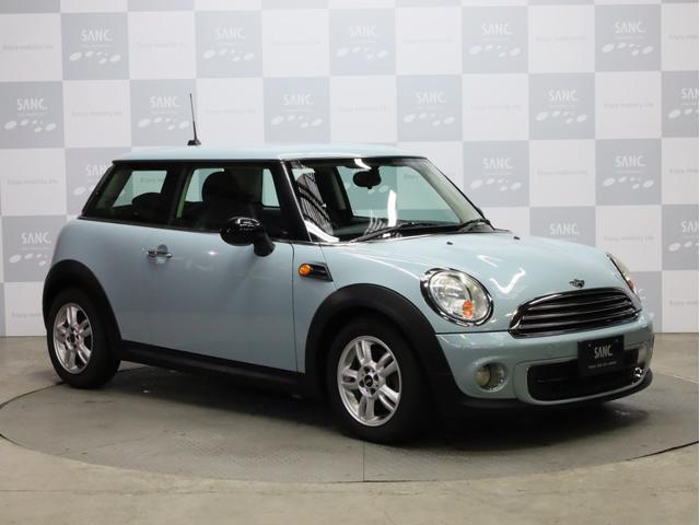 ＭＩＮＩ ワン　禁煙　アイスブルーボディ色　マニュアルモード付き６速ＡＴ　クロームラインエクステリア　革巻きシフトノブ　１５インチＡＷ　フロントフォグランプ　盗難防止装置　純正ＣＤオーディオ　キーレスエントリー（31枚目）