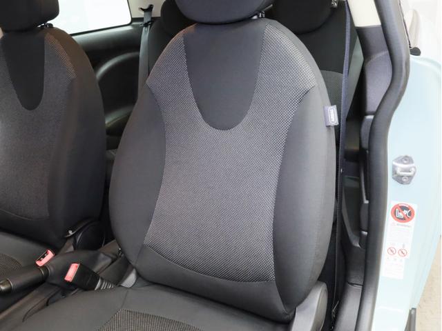 ＭＩＮＩ ワン　禁煙　アイスブルーボディ色　マニュアルモード付き６速ＡＴ　クロームラインエクステリア　革巻きシフトノブ　１５インチＡＷ　フロントフォグランプ　盗難防止装置　純正ＣＤオーディオ　キーレスエントリー（44枚目）