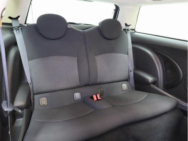 ＭＩＮＩ ワン　禁煙　アイスブルーボディ色　マニュアルモード付き６速ＡＴ　クロームラインエクステリア　革巻きシフトノブ　１５インチＡＷ　フロントフォグランプ　盗難防止装置　純正ＣＤオーディオ　キーレスエントリー（46枚目）