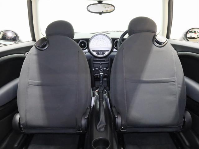 ＭＩＮＩ ワン　禁煙　アイスブルーボディ色　マニュアルモード付き６速ＡＴ　クロームラインエクステリア　革巻きシフトノブ　１５インチＡＷ　フロントフォグランプ　盗難防止装置　純正ＣＤオーディオ　キーレスエントリー（47枚目）