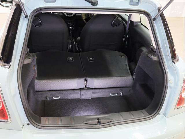 ＭＩＮＩ ワン　禁煙　アイスブルーボディ色　マニュアルモード付き６速ＡＴ　クロームラインエクステリア　革巻きシフトノブ　１５インチＡＷ　フロントフォグランプ　盗難防止装置　純正ＣＤオーディオ　キーレスエントリー（58枚目）