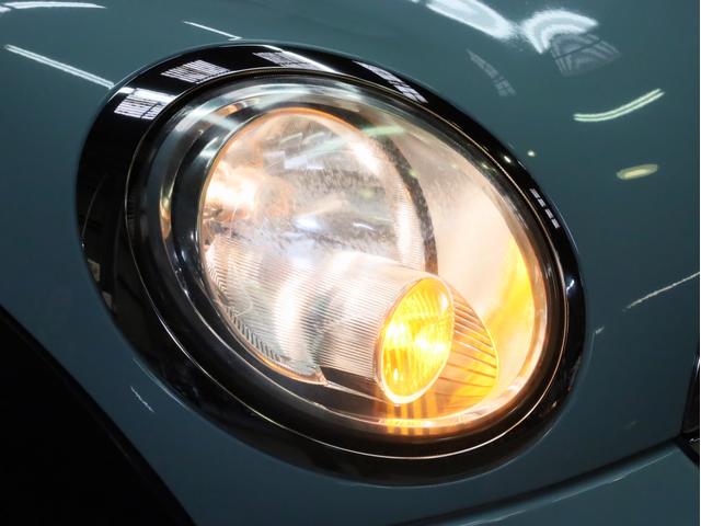 ＭＩＮＩ ワン　禁煙　アイスブルーボディ色　マニュアルモード付き６速ＡＴ　クロームラインエクステリア　革巻きシフトノブ　１５インチＡＷ　フロントフォグランプ　盗難防止装置　純正ＣＤオーディオ　キーレスエントリー（71枚目）