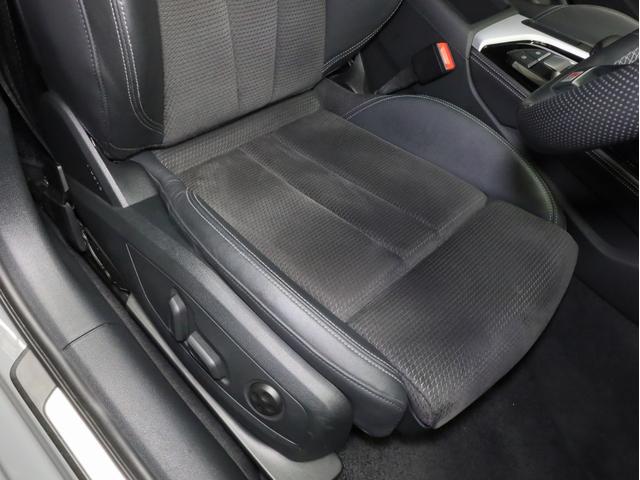 Ａ４ ３５ＴＦＳＩ　Ｓライン　禁煙　Ｓ４用１９インチＡＷ　ブラックＡｕｄｉｒｉｎｇｓ＆ブラックスタイリングＰＫＧ　マトリクスＬＥＤライト　パークアシスト　全周囲カメラ　アダプティブクルコン　レーンアシスト　サイドアシスト　純正ナビ（11枚目）