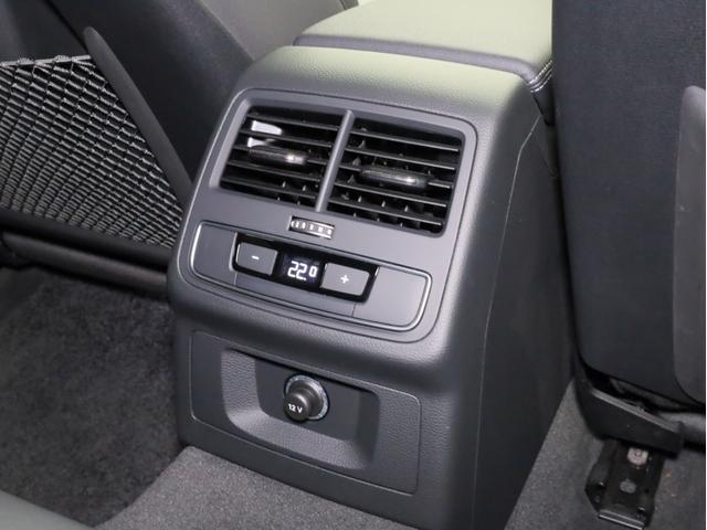 Ａ４ ３５ＴＦＳＩ　Ｓライン　禁煙　Ｓ４用１９インチＡＷ　ブラックＡｕｄｉｒｉｎｇｓ＆ブラックスタイリングＰＫＧ　マトリクスＬＥＤライト　パークアシスト　全周囲カメラ　アダプティブクルコン　レーンアシスト　サイドアシスト　純正ナビ（14枚目）