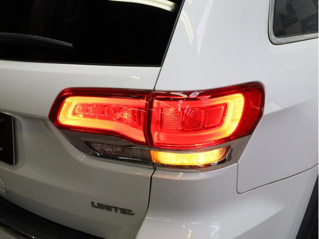 ジープ・グランドチェロキー リミテッド 黒革 前後シートヒーター 前席シートベンチレーター アダプティブクルーズコントロール アドバンストブレーキアシスト ブラインドスポットモニター リアトラフィックアラート FSRカメラ パークアシスト(75枚目)