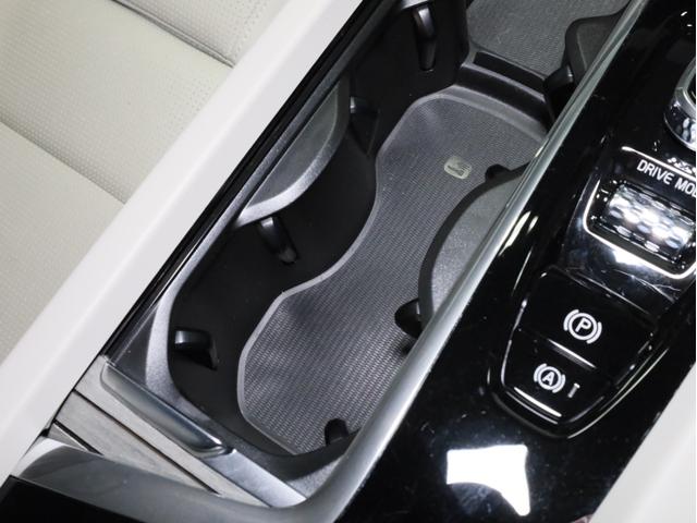 S60 T5 インスクリプション 禁煙 ハーマンカードンオーディオ ファインナッパーレザーシート シートベンチレーター ナビTV 360度カメラ パークアシスト ACC BLIS レーンアシスト クロームウインドウトリム 18AW(53枚目)