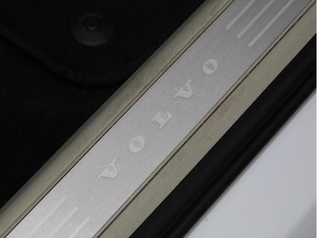 S60 T5 インスクリプション 禁煙 ハーマンカードンオーディオ ファインナッパーレザーシート シートベンチレーター ナビTV 360度カメラ パークアシスト ACC BLIS レーンアシスト クロームウインドウトリム 18AW(68枚目)