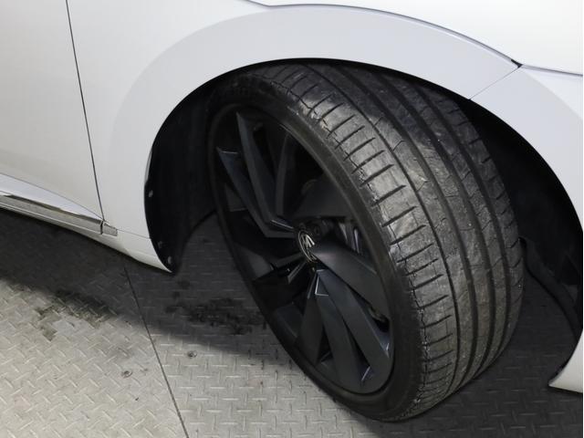 アルテオン TSI 4モーション Rラインアドバンス 黒革 電動パノラマスライディングルーフ アダプティブシャシーコントロールDCC 20インチAW LEDヘッドライト ACC 渋滞時追従支援システム 純正ナビTV 360度カメラ パークアシスト(31枚目)