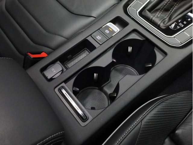 アルテオン TSI 4モーション Rラインアドバンス 黒革 電動パノラマスライディングルーフ アダプティブシャシーコントロールDCC 20インチAW LEDヘッドライト ACC 渋滞時追従支援システム 純正ナビTV 360度カメラ パークアシスト(55枚目)