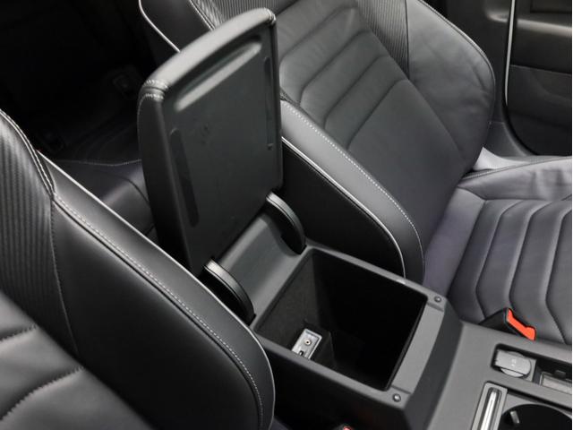 アルテオン TSI 4モーション Rラインアドバンス 黒革 電動パノラマスライディングルーフ アダプティブシャシーコントロールDCC 20インチAW LEDヘッドライト ACC 渋滞時追従支援システム 純正ナビTV 360度カメラ パークアシスト(56枚目)