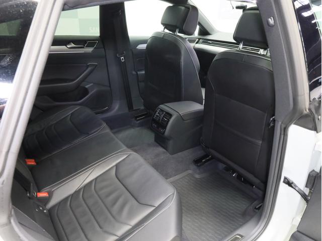 アルテオン TSI 4モーション Rラインアドバンス 黒革 電動パノラマスライディングルーフ アダプティブシャシーコントロールDCC 20インチAW LEDヘッドライト ACC 渋滞時追従支援システム 純正ナビTV 360度カメラ パークアシスト(61枚目)