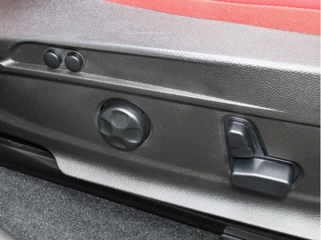 ステルヴィオ 2.2ターボ ディーゼルQ4スポーツパッケージ 禁煙 ZF製8速AT 電子制御式4WD 赤革スポーツシート レザーダッシュボード ブラックルーフレール ブラックウインドウトリム 19AW ハーマンカードン カープレイ対応 バックカメラ(10枚目)