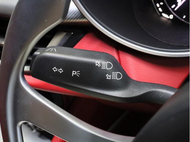 ステルヴィオ 2.2ターボ ディーゼルQ4スポーツパッケージ 禁煙 ZF製8速AT 電子制御式4WD 赤革スポーツシート レザーダッシュボード ブラックルーフレール ブラックウインドウトリム 19AW ハーマンカードン カープレイ対応 バックカメラ(48枚目)