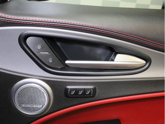 ステルヴィオ 2.2ターボ ディーゼルQ4スポーツパッケージ 禁煙 ZF製8速AT 電子制御式4WD 赤革スポーツシート レザーダッシュボード ブラックルーフレール ブラックウインドウトリム 19AW ハーマンカードン カープレイ対応 バックカメラ(63枚目)