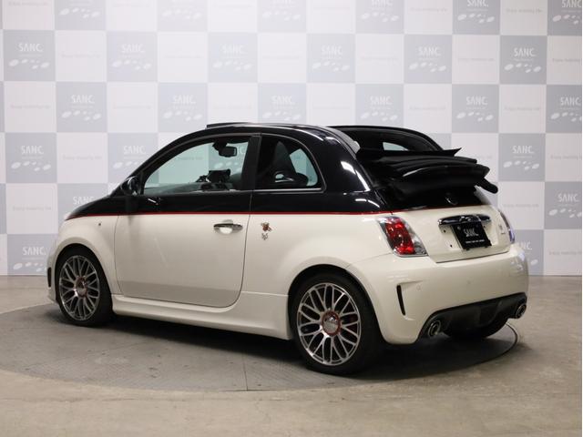 アバルト595C ツーリズモ 禁煙 赤革シート 2トーンボディカラー ブラックソフトトップ 17インチAW ケンウッド製ナビTV リアコーナーセンサー スポーツモード ルーフエンドスポイラー スポーツサス レッドキャリパー(31枚目)